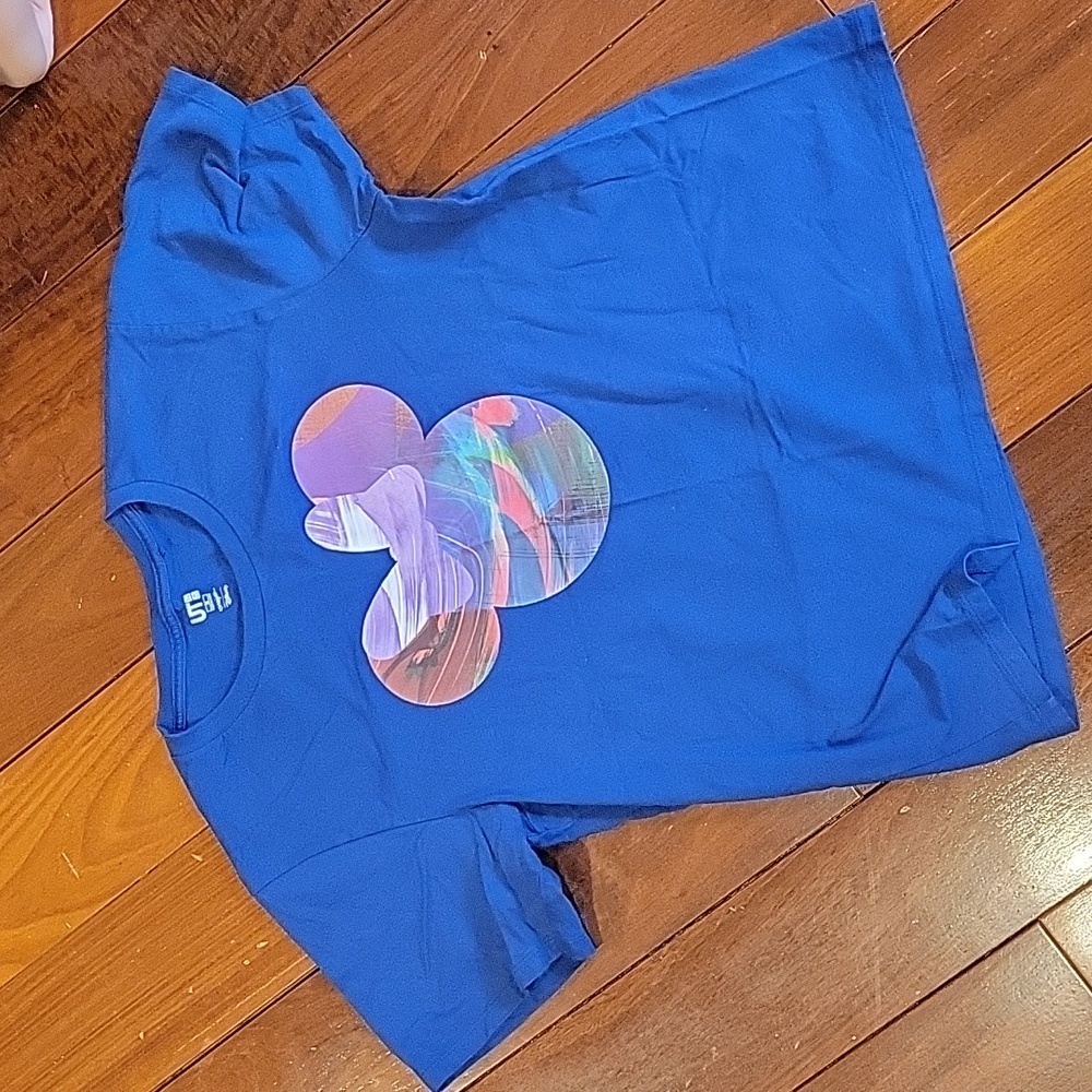 NWOT Uniqlo Disney Graphic T